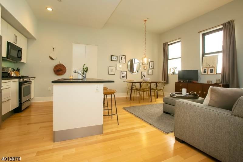 4 Beacon Way - Photo 1