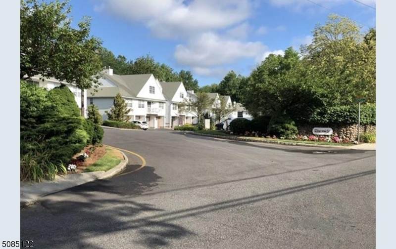 2 Vernon Ct - Photo 1
