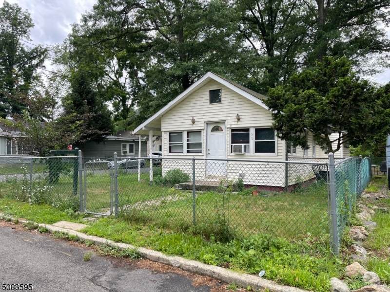 37 Riverside Dr - Photo 1