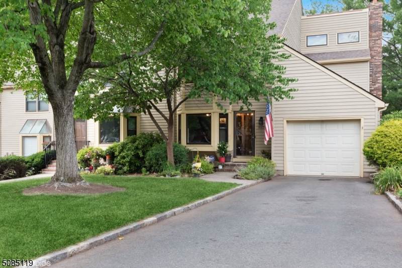 502 Sturbridge Ct - Photo 1