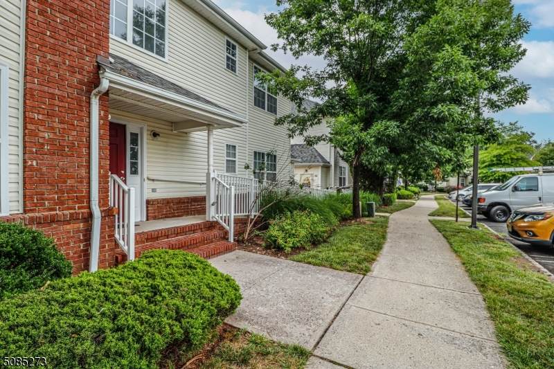 138 Forest Dr - Photo 1