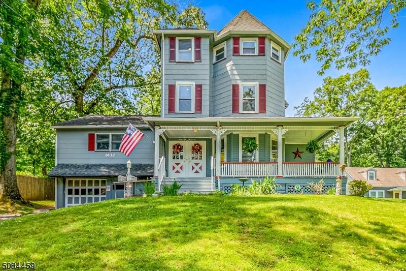 1627 Prospect Ave - Photo 1