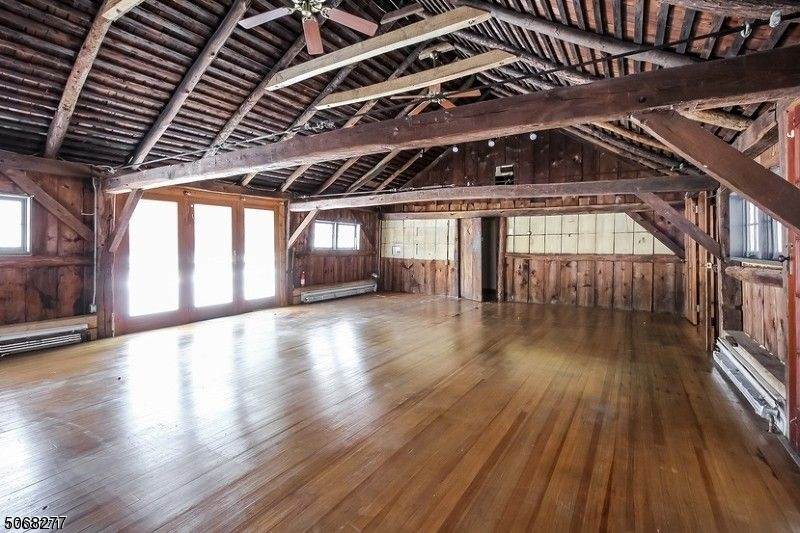 212 E Valley Brook Rd - Photo 1