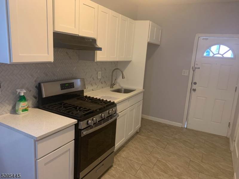 526 Marshall St - Photo 1
