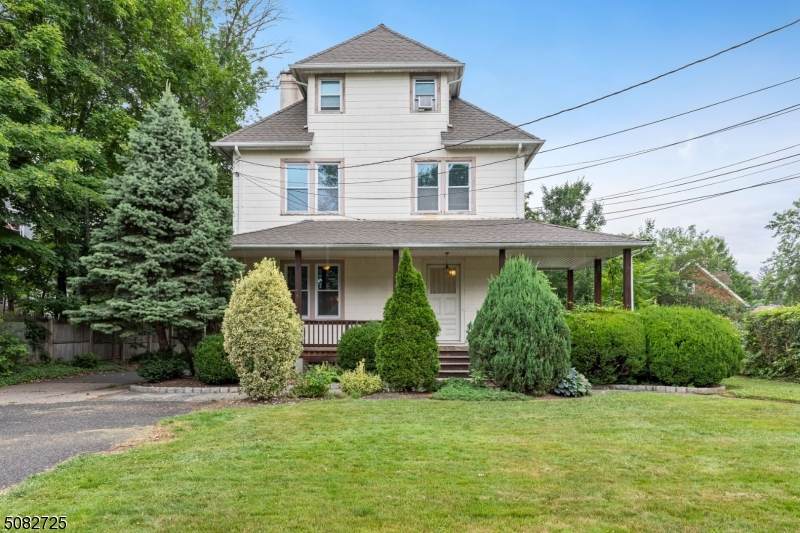 217 Somerset St - Photo 1