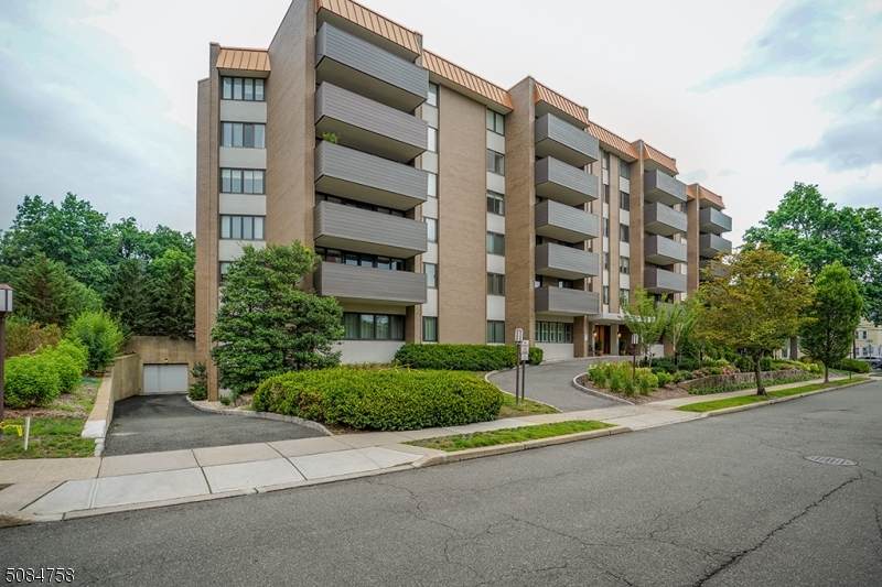 1 Euclid Ave Unit 2F - Photo 1