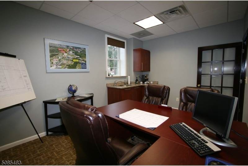 110 Fairview Ave - Photo 1