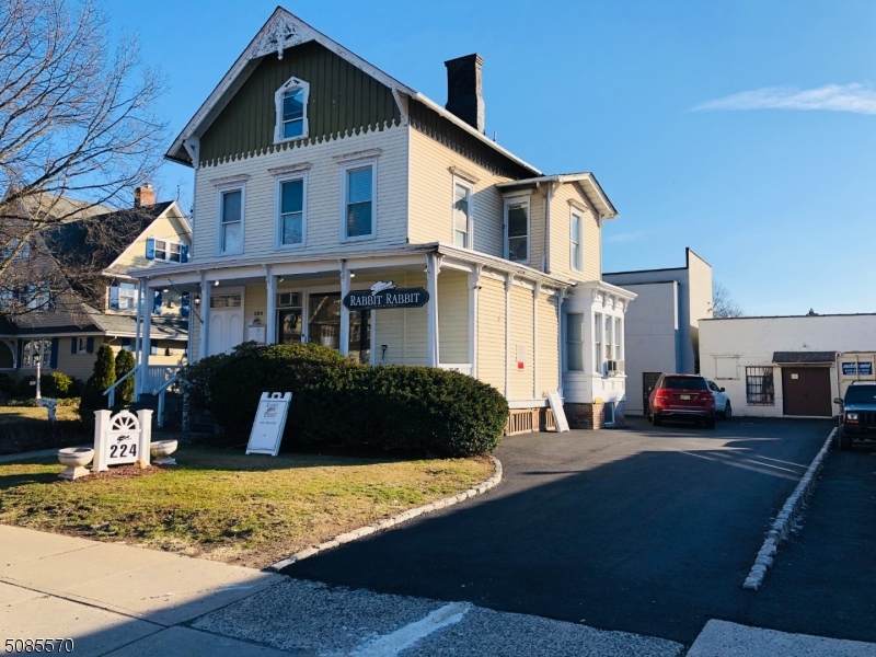 224 Lorraine Ave - Photo 1