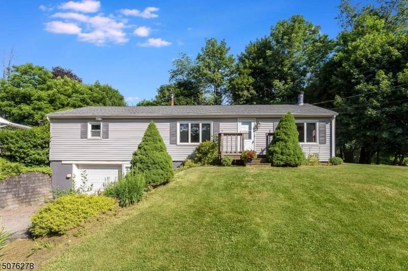 14 W Orchard St - Photo 1
