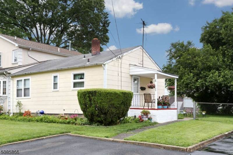 108 Cadmus Ave - Photo 1