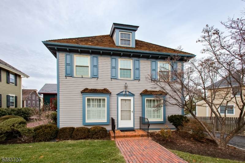 20 Murray Hill Sq - Photo 1