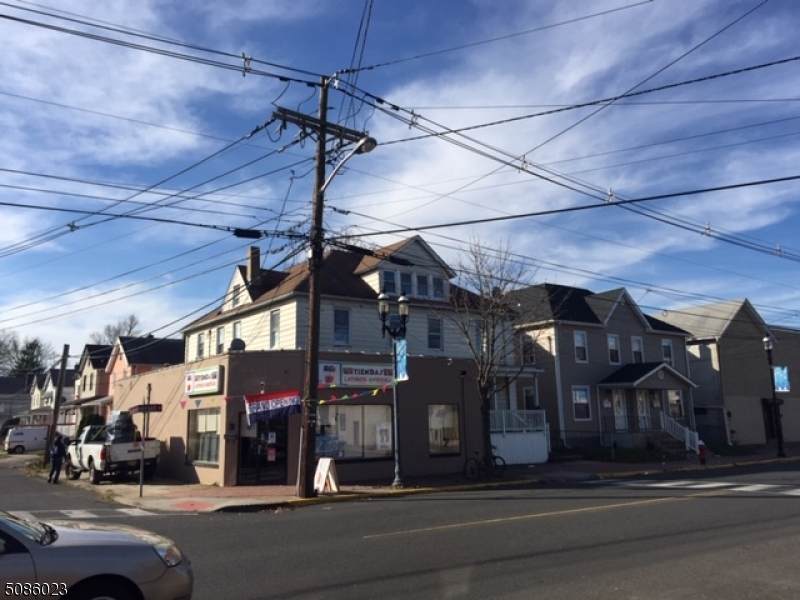 359 Somerset - Photo 1