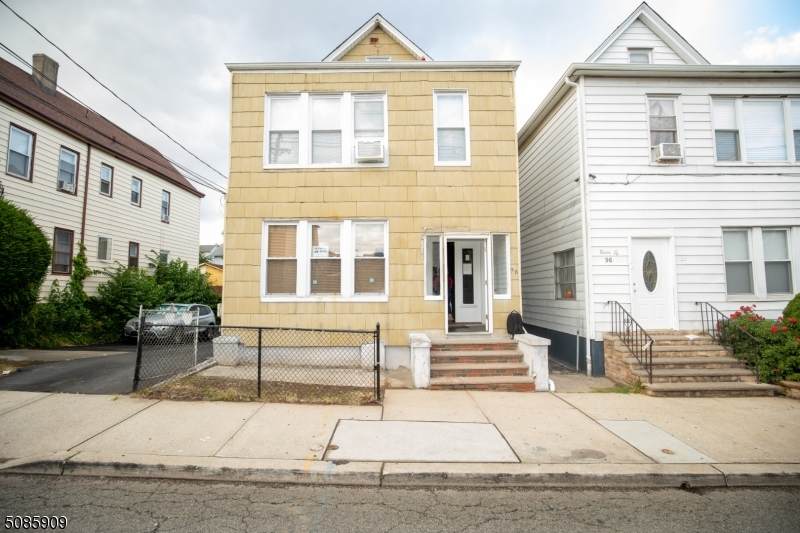98 Hammond Ave - Photo 1