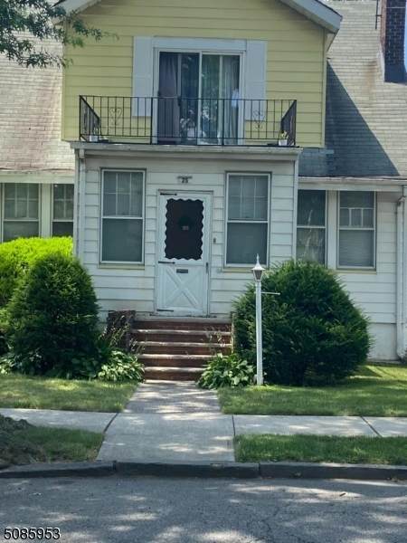 25 Grand Ave - Photo 1