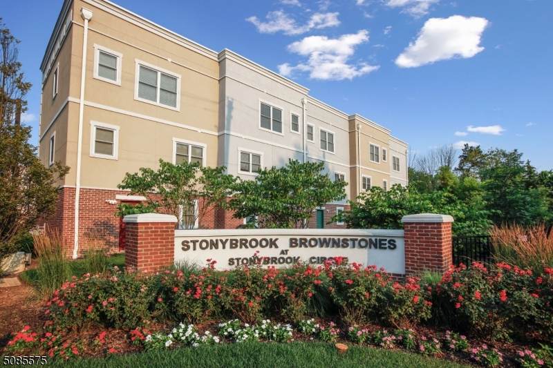 2 Stonybrook Cir - Photo 1