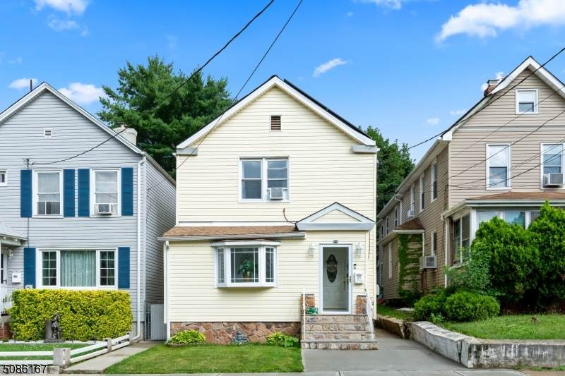 27 Lake St - Photo 1