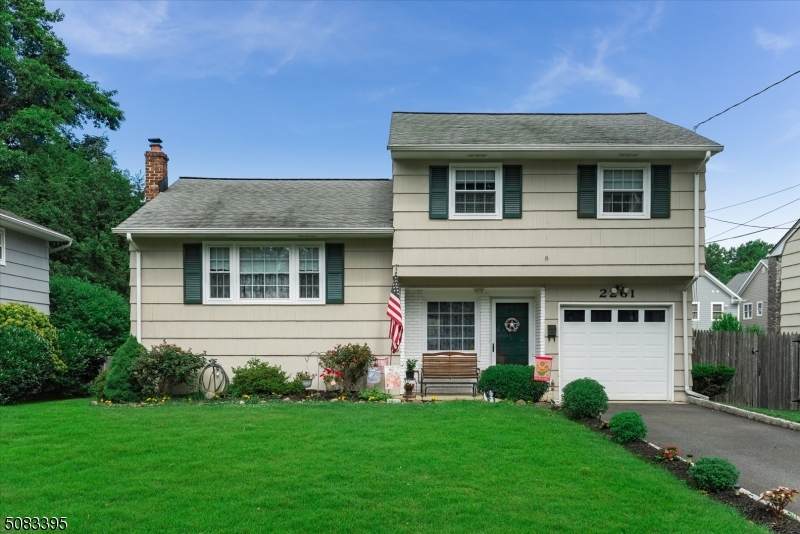 2261 Sunrise Ct - Photo 1