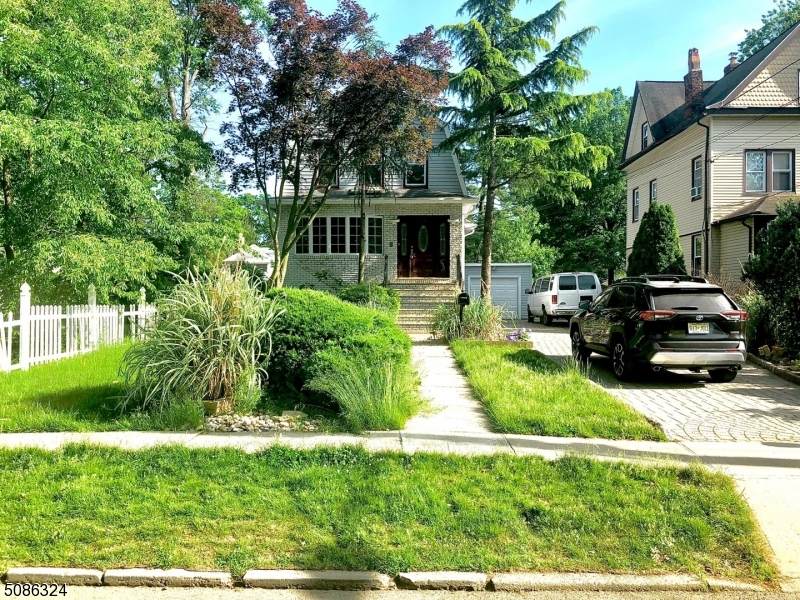 233 W 4Th Ave - Photo 1