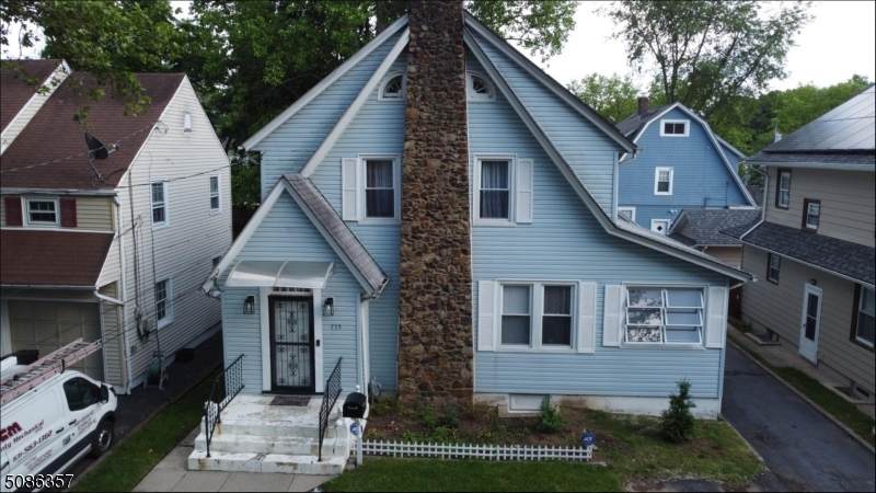 735 Pemberton Ave - Photo 1