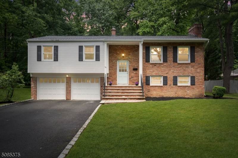 140 Sutton Dr - Photo 1
