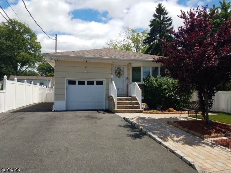 1547 Franklin St - Photo 1