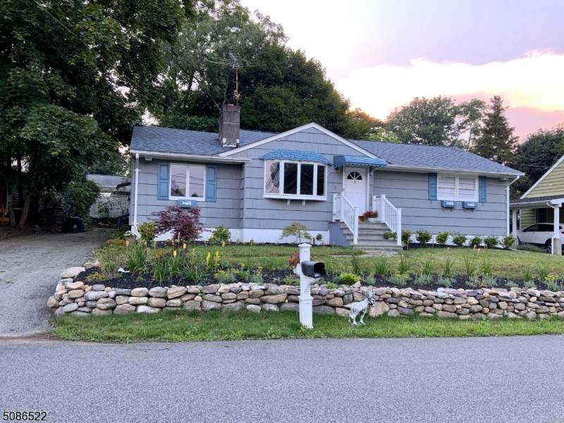 17 Highland Ave - Photo 1