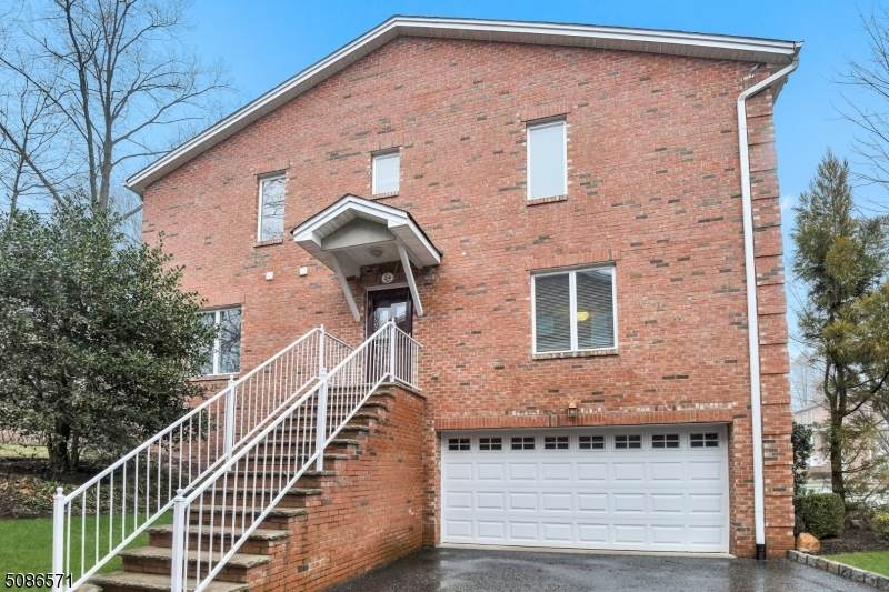24 Skymark Ct - Photo 1