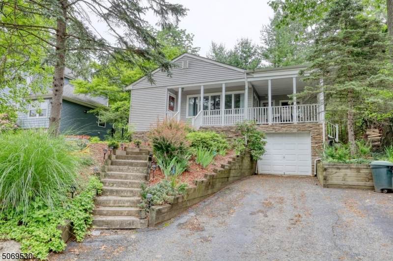 221 Mohawk Trl - Photo 1
