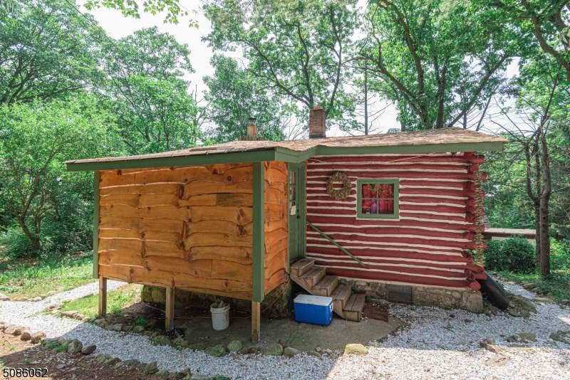 82 Mountain Spring Rd - Photo 1
