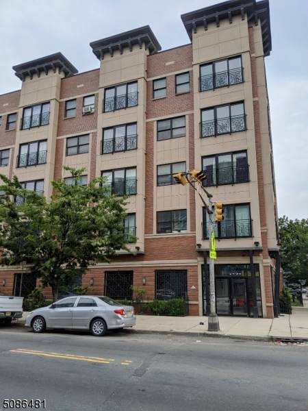 105 Broad St - Photo 1