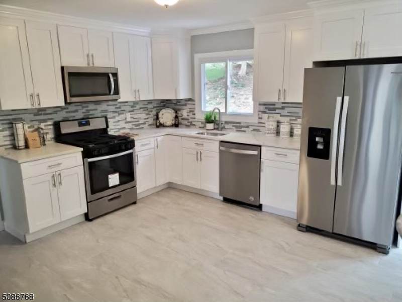 8 Donald Ct - Photo 1