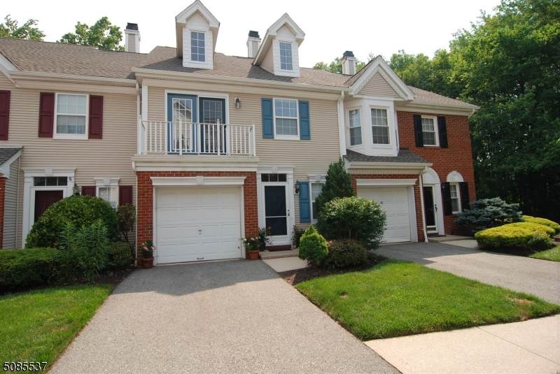 77 Washington Ct - Photo 1