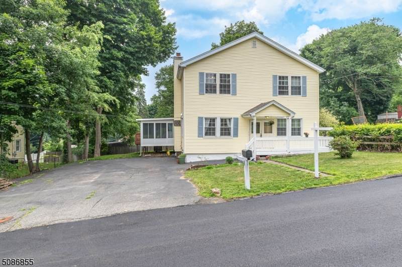 35 Outlook Ave - Photo 1