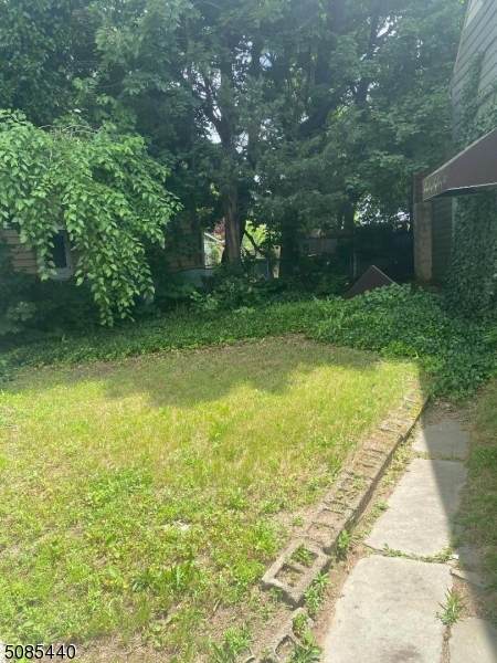 92 Chester Ave - Photo 1