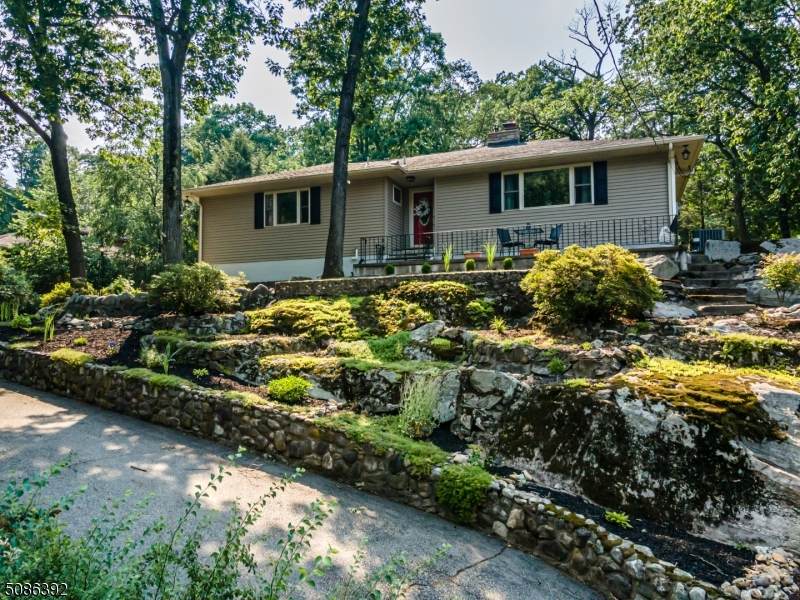 58 Highland Ave - Photo 1