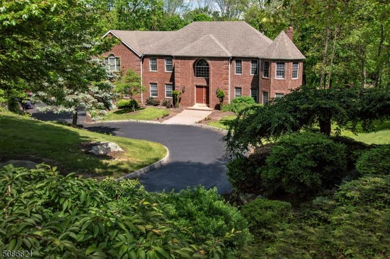 16 Maria Dr - Photo 1