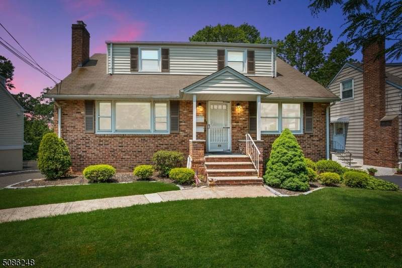 23 Gates Ave - Photo 1