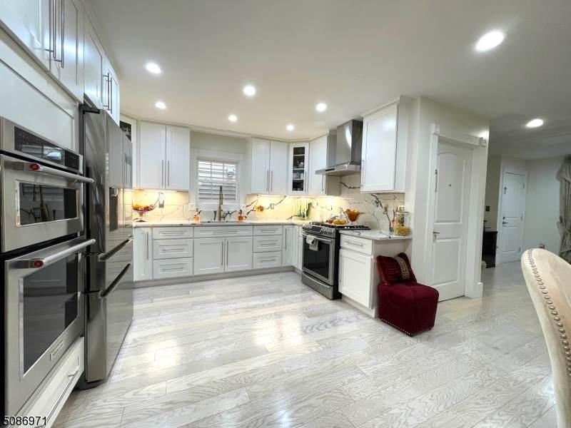183 Boyd Ave - Photo 1
