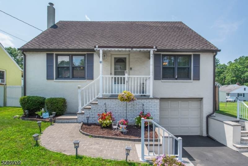9 Clinton Rd - Photo 1