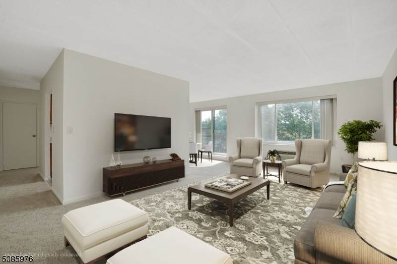 190 Morris Ave - Photo 1