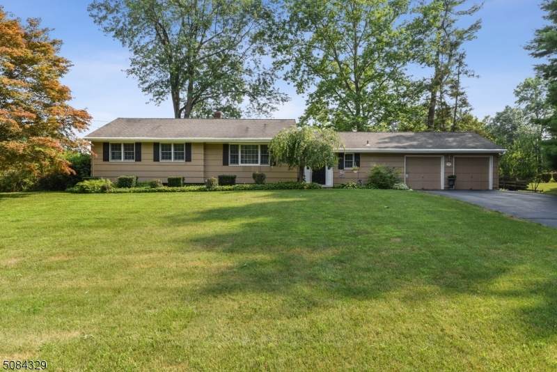 15 Meadowview Rd - Photo 1