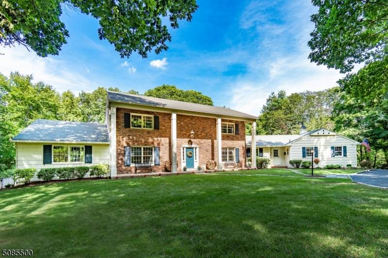 10 Briarcliff Ter - Photo 1