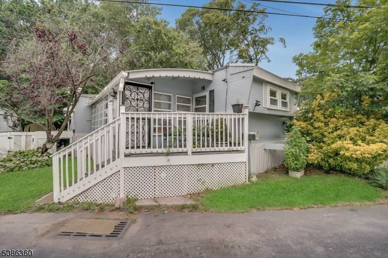 27 Travelo Dr - Photo 1