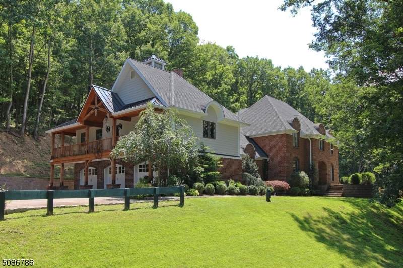 90 Roxiticus Rd - Photo 1
