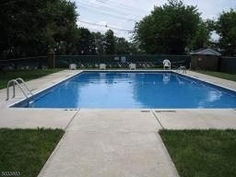 565 Grove St B-9 - Photo 1