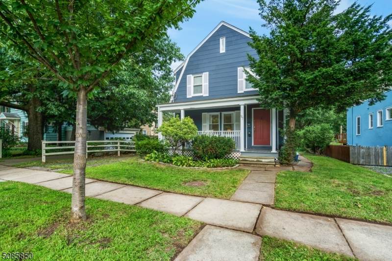 97 Willowdale Ave - Photo 1