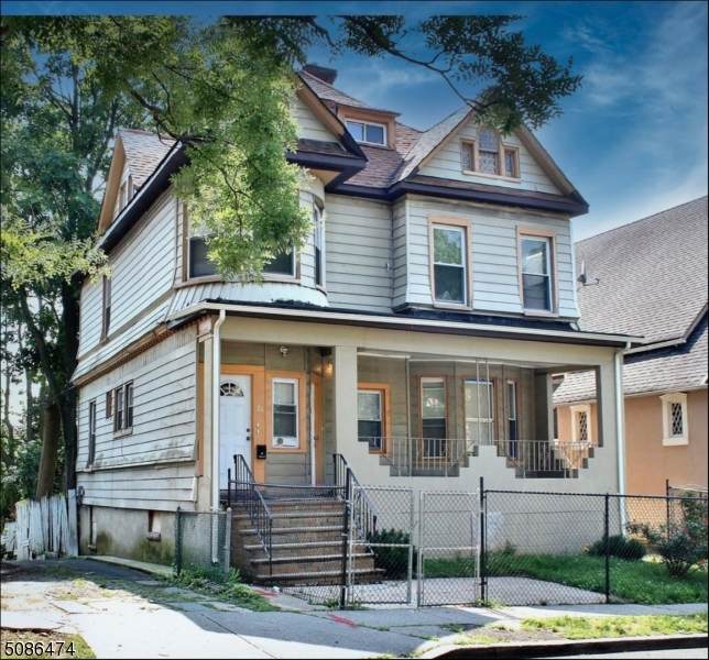 76 N Grove St - Photo 1