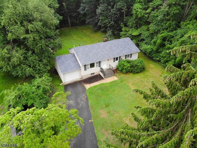 35 Cedar Ridge Dr - Photo 1