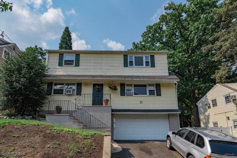 21 Macfarlan Ave - Photo 1