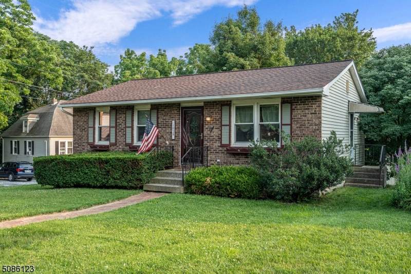 1028 Hill St - Photo 1